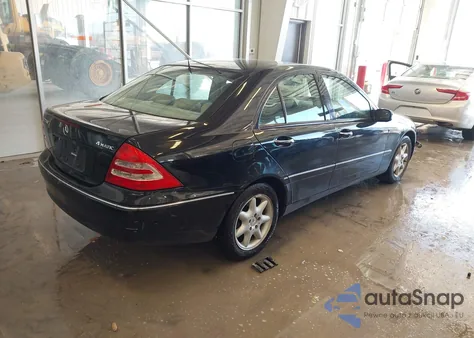 2003 Mercedes-Benz C 240 z USA, uszkodzony, nr VIN WDBRF81J73F378330